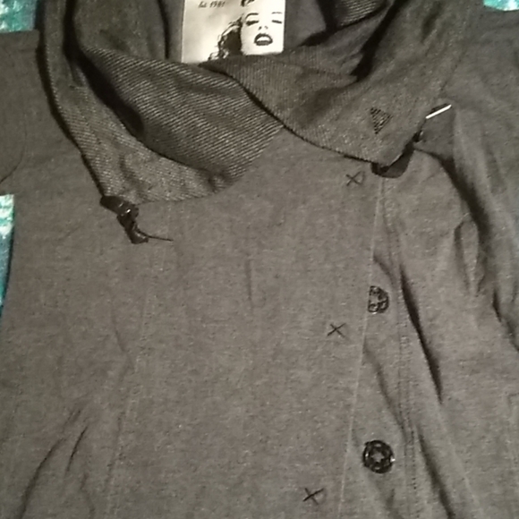 Guess sweater - Picture 3 of 3